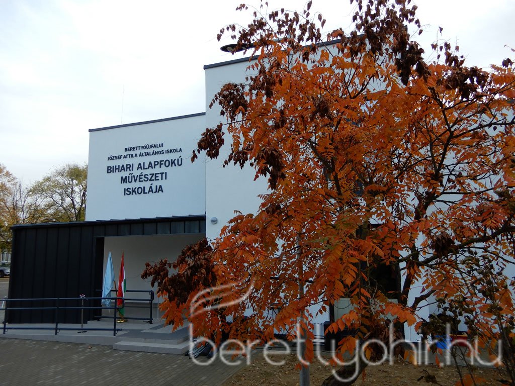 Átadták a zeneiskola új épületét 58